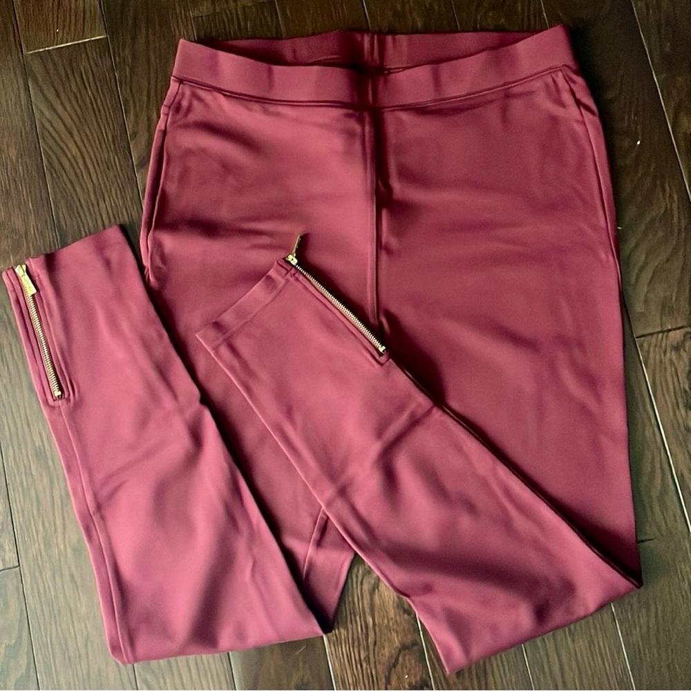 Burgundy 🍷 pants with cute gold zipper detail